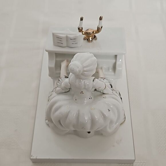 Ceramic Lady Playing Piano Musical Figurine White - Picture 15 of 16